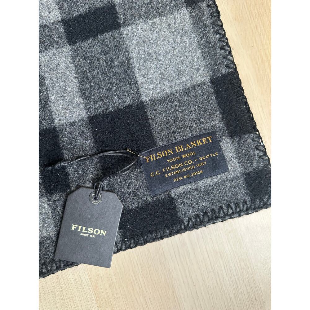 Filson Mackinaw Wool Black and Gray Blanket - New - Picture 4 of 4